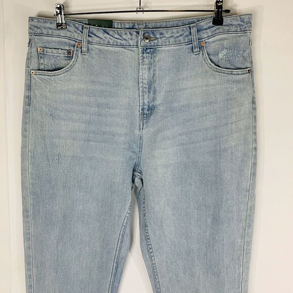 New Wild Fable Sz 18 High Rise Mom Jeans Light Wash Distressed Ankles NWT - Picture 3 of 7